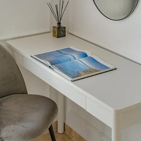 Luxury In With 3 Pools One Is Heated 1 Bedroom And 2 Beds