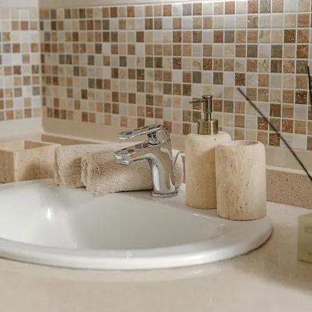 Luxury In With 3 Pools One Is Heated 1 Bedroom And 2 Beds Appartement